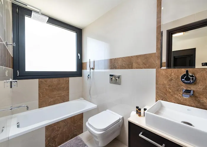 Breeze 1 Villa