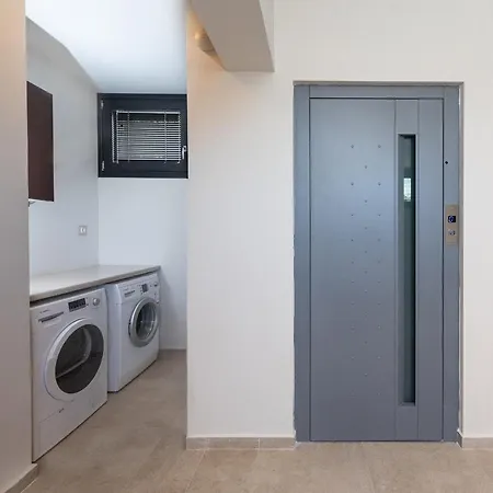 Breeze 1 Ixia (Rhodes)